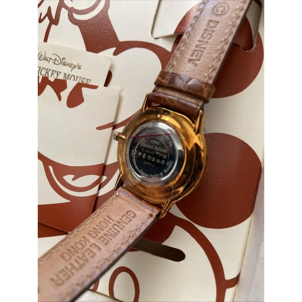 Vintage Disney Parks Exclusive 1994 A‎ Mickey Mouse Christmas Watch 0628/2000